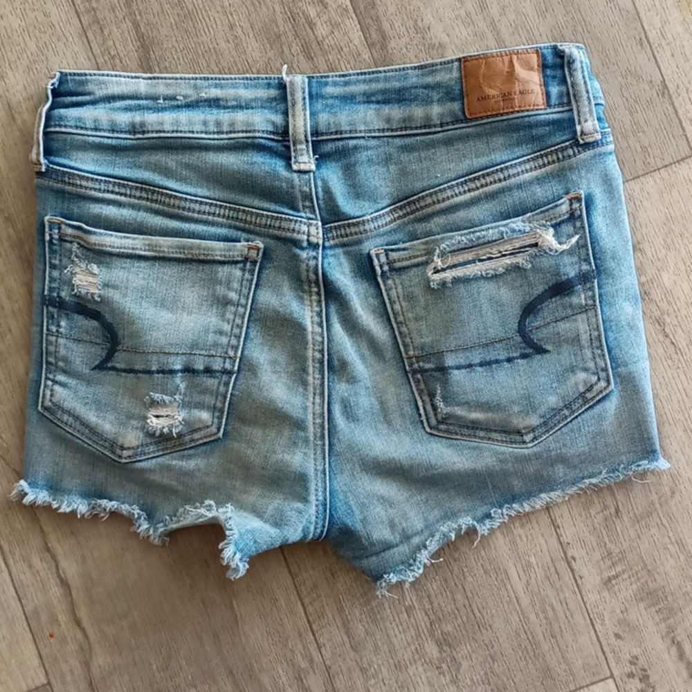 Womens Sz 2 AE AMERICAN EAGLE Destroyed Jean Shorts High rise Shorties b24 - Picture 5 of 6